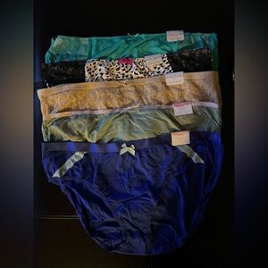 NWT Lane Bryant Cacique 5 pairs women’s panties. Size 14/16.